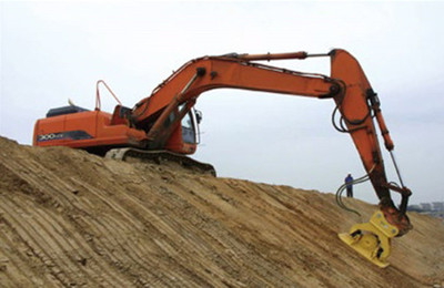 bauma China 2018 山東銘德機械攜多功能屬具設備亮相上海寶馬展，助力建筑安裝工程